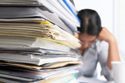 Immigrants without Legal Representation Not Benefitting from Prosecutorial Discretion