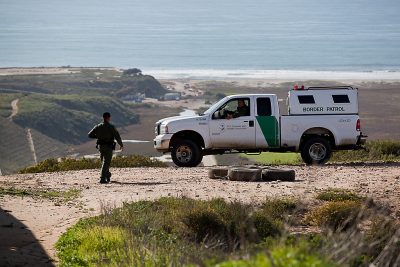 Las Denuncias de Abuso por parte de Agentes Fronterizos Rara Vez Resultan en Acción