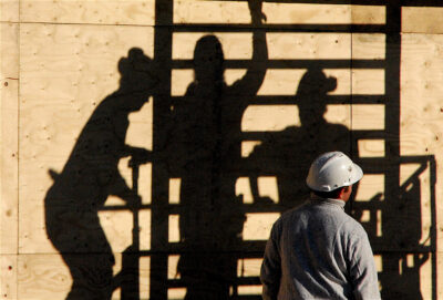 Immigrants Work in More Arduous Jobs than U.S. Natives, New Study Shows