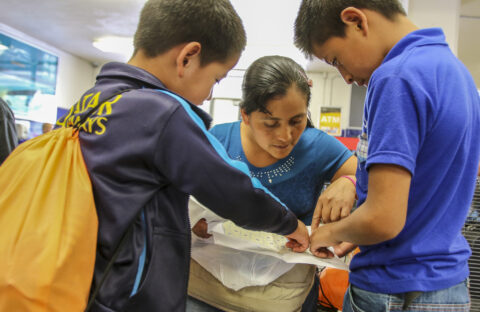 Senators and Rights Groups Call on White House to Protect, Not Deport Central Americans