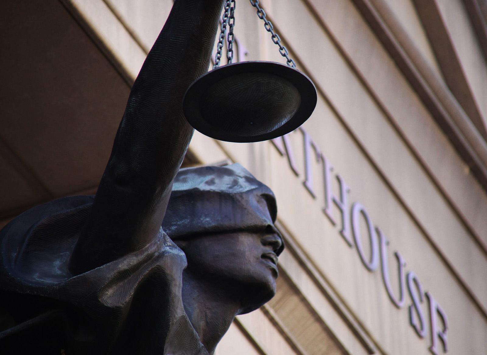 Local Officials in Massachusetts, New York Challenge ICE Courthouse Arrests