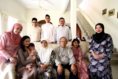 Hawaii Judge Rules That Grandparents and Other Close Relatives Are Excluded from the Travel Ban