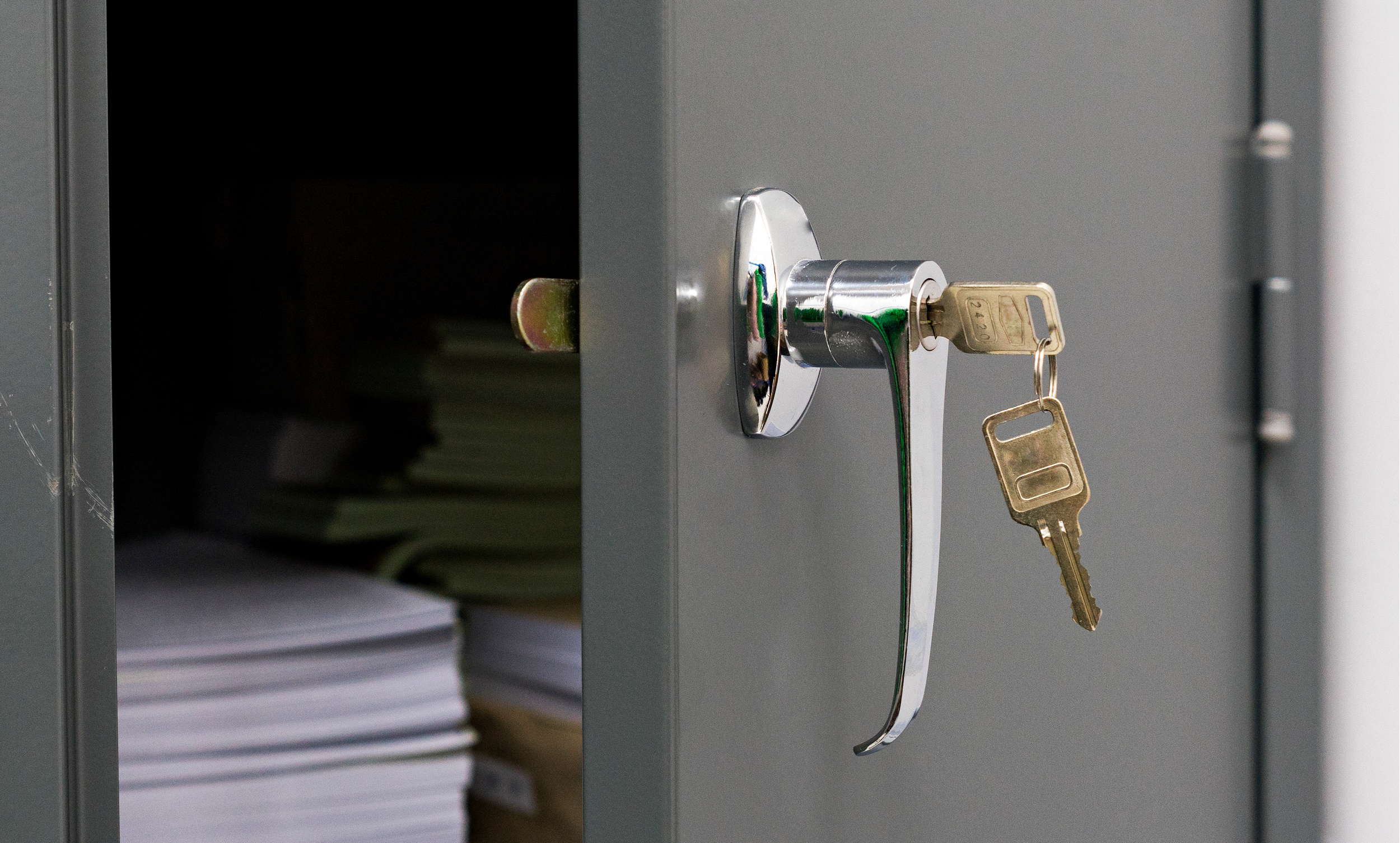 USCIS and ICE Must Give People Access to Their Immigration Files After Losing Lawsuit